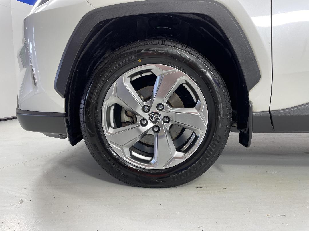 Photo '10' of Toyota Rav4