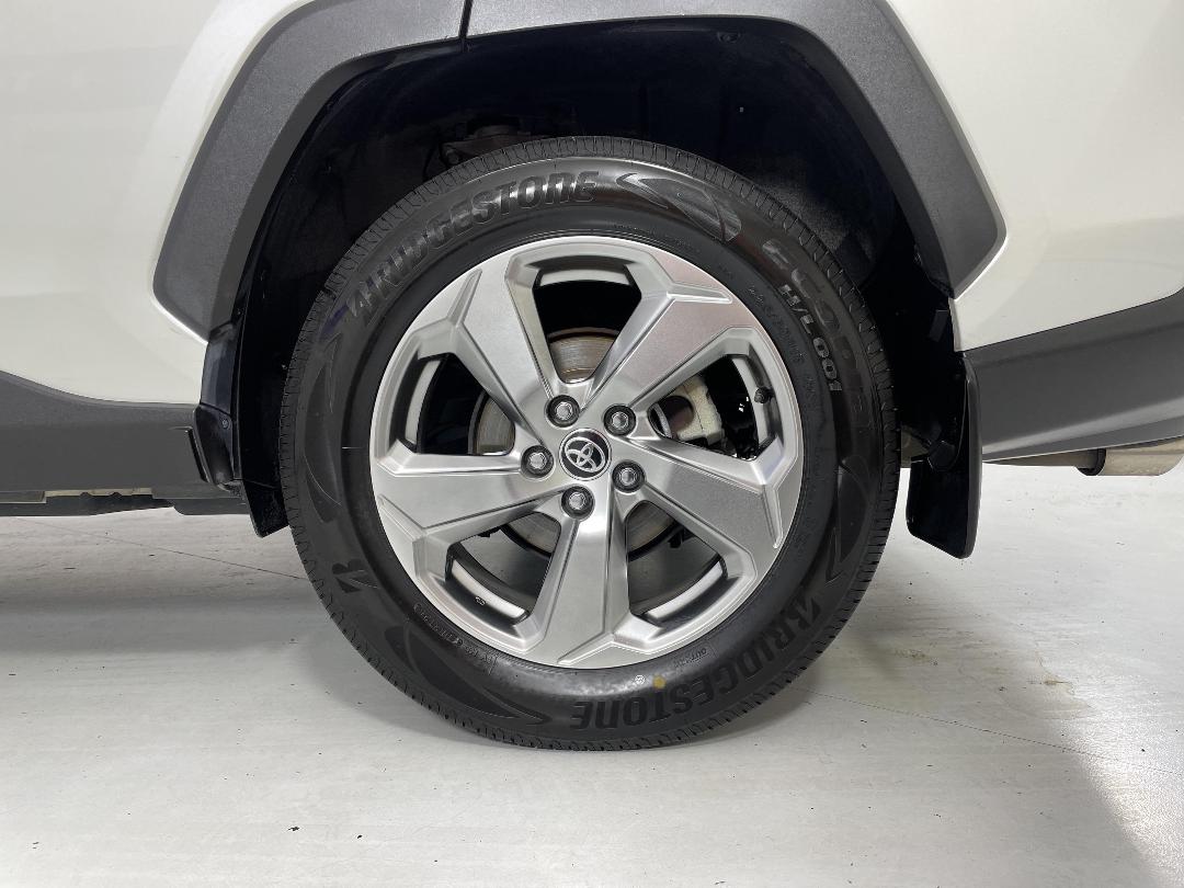 Photo '11' of Toyota Rav4