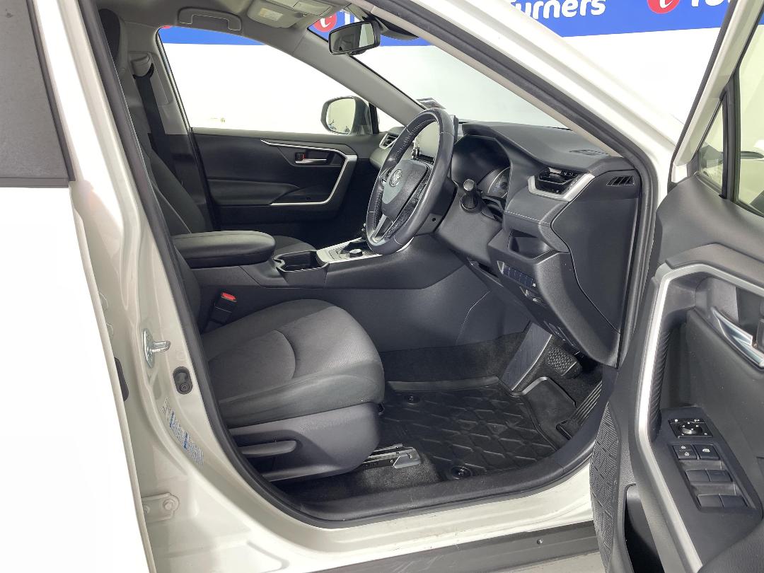 Photo '16' of Toyota Rav4