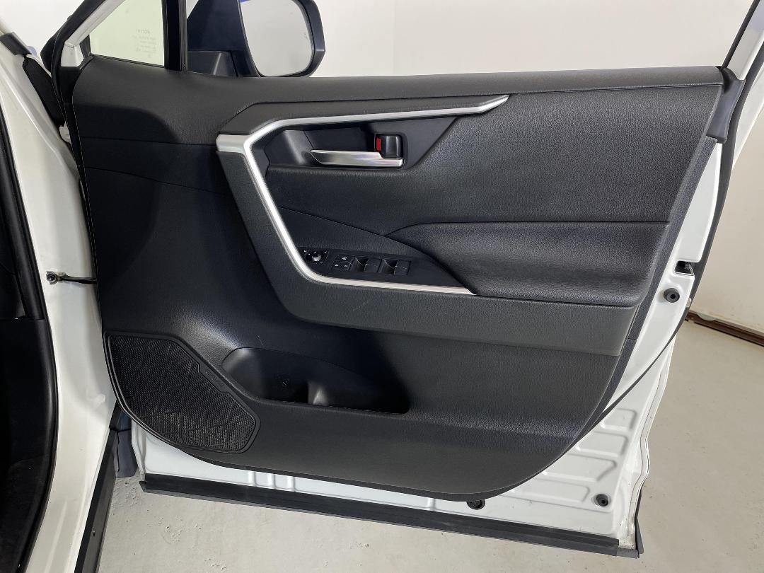 Photo '15' of Toyota Rav4