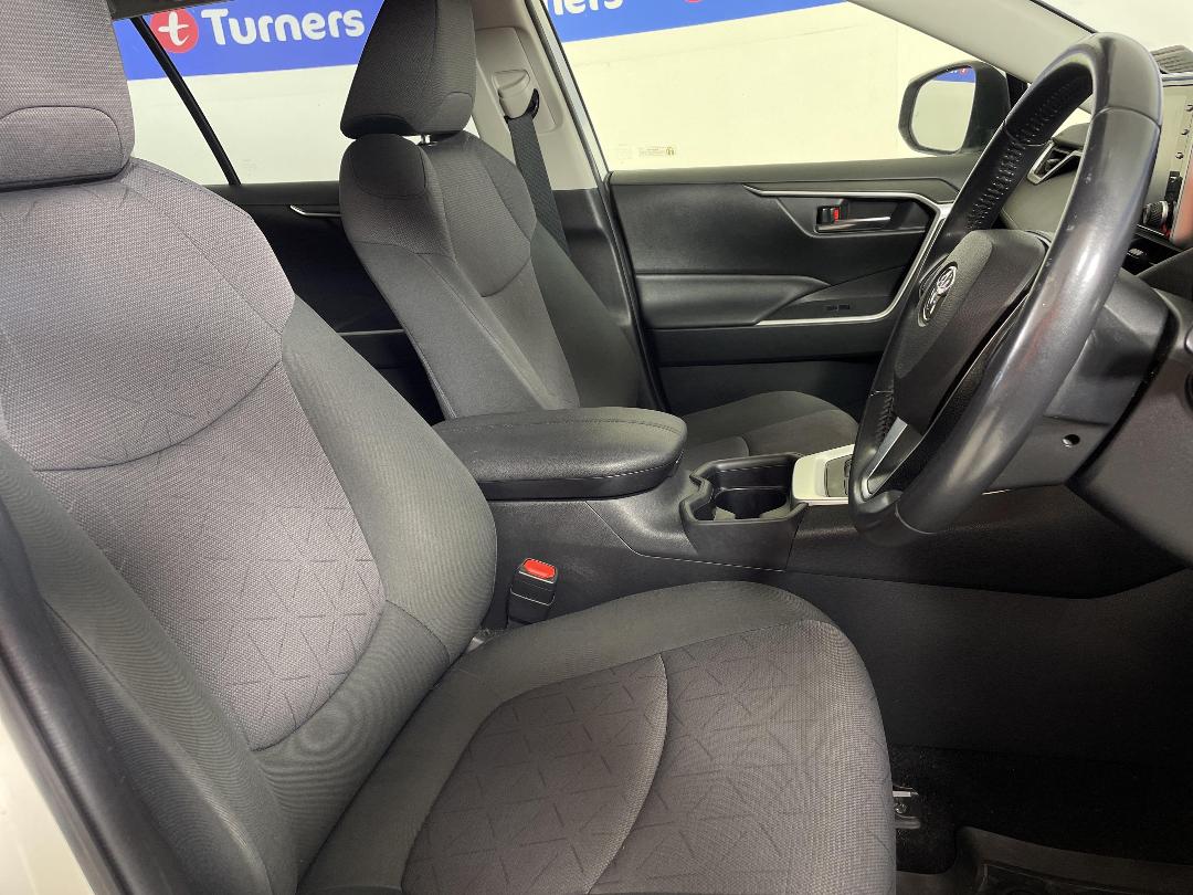 Photo '16' of Toyota Rav4