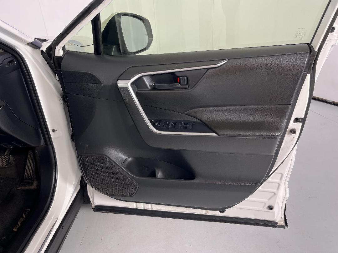 Photo '15' of Toyota Rav4