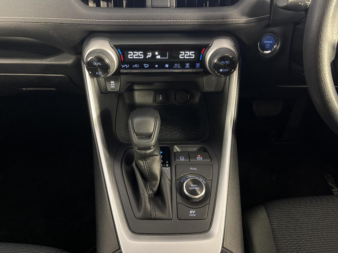 Photo '18' of Toyota Rav4