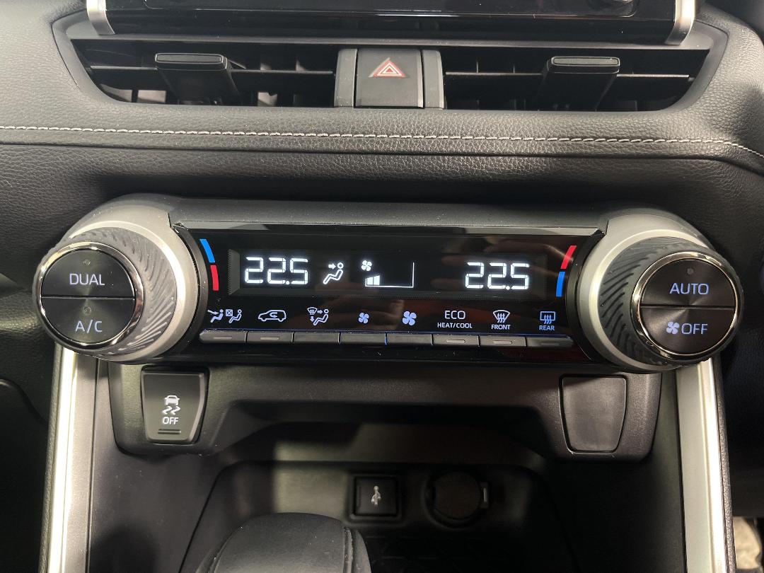 Photo '28' of Toyota Rav4