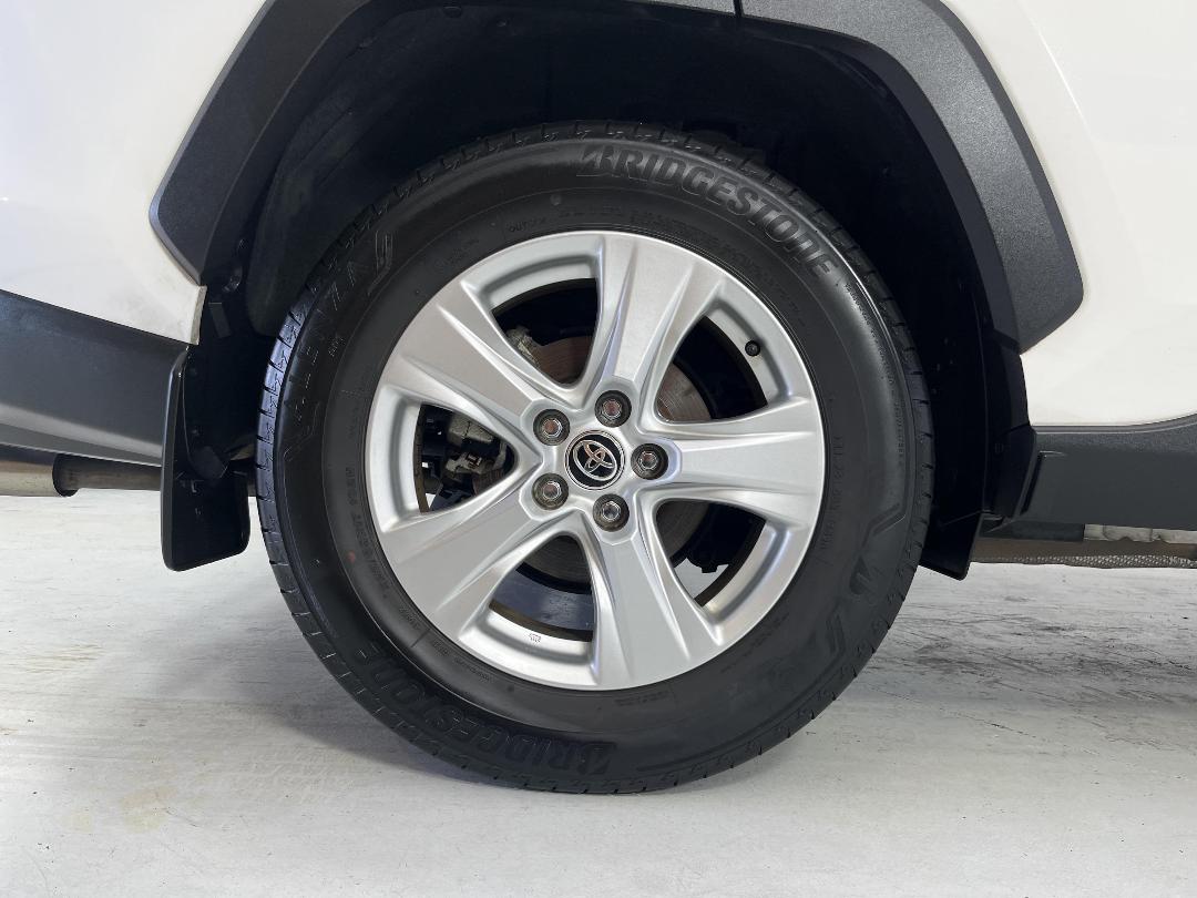 Photo '12' of Toyota Rav4