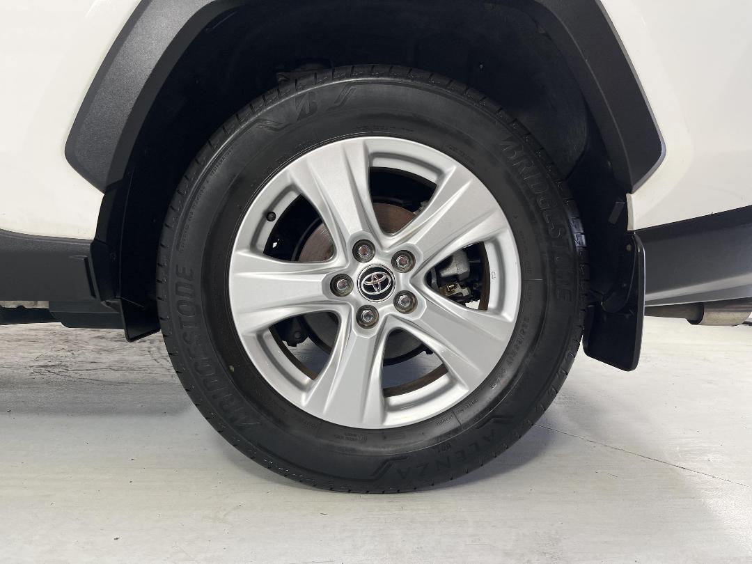 Photo '11' of Toyota Rav4