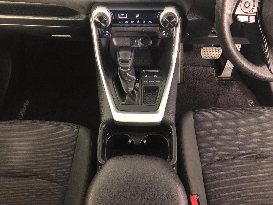 Photo '18' of Toyota Rav4 Photo '18' of Toyota Rav4