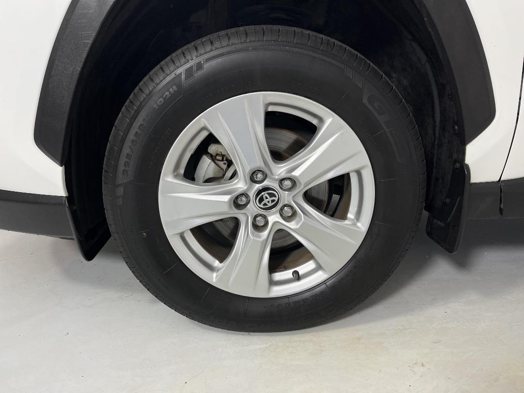 Photo '10' of Toyota Rav4