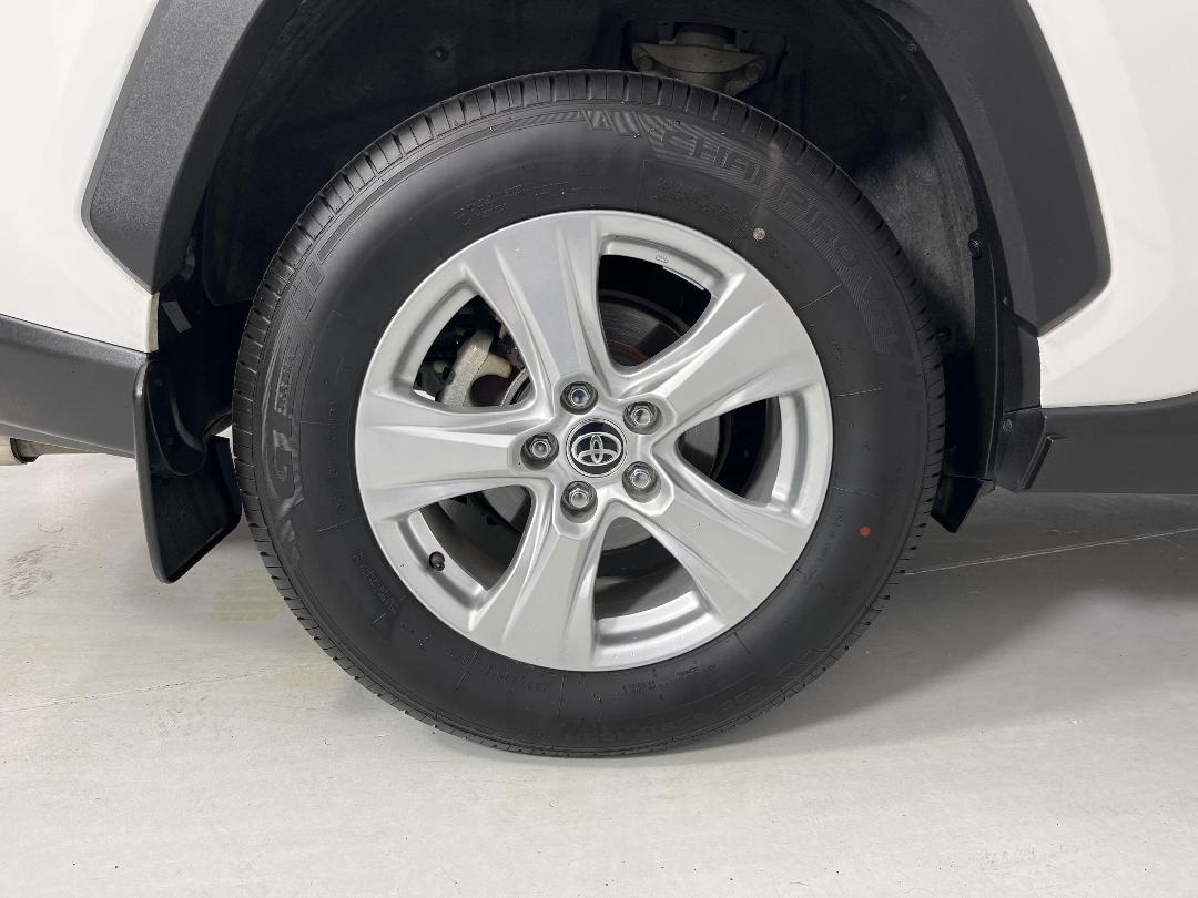 Photo '12' of Toyota Rav4