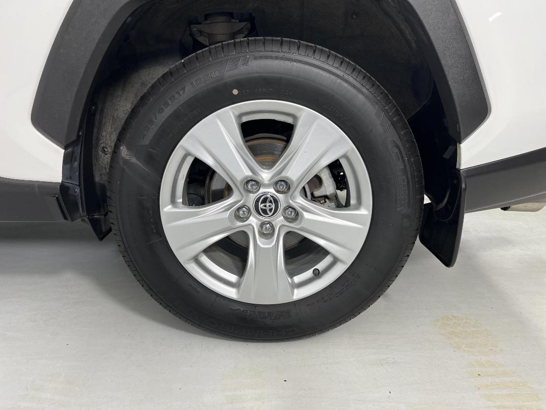 Photo '11' of Toyota Rav4