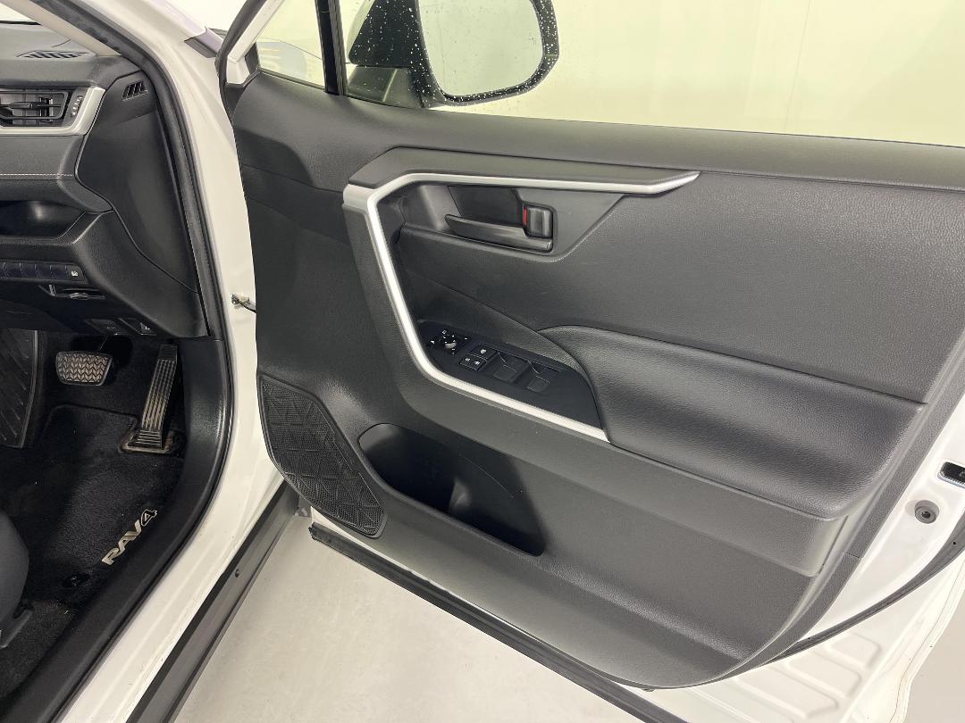 Photo '15' of Toyota Rav4