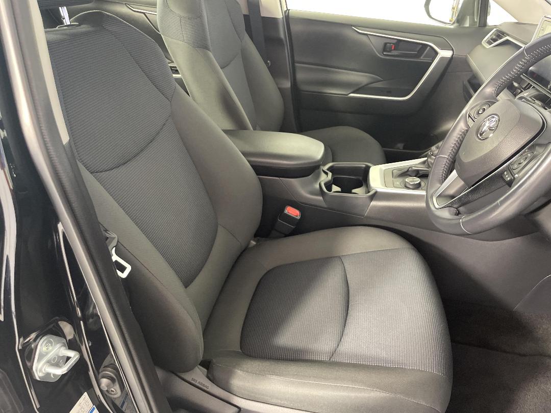 Photo '16' of Toyota Rav4