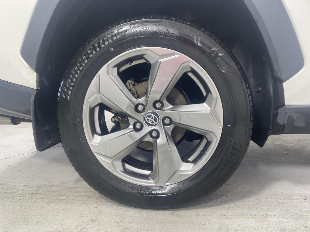 Photo '12' of Toyota Rav4