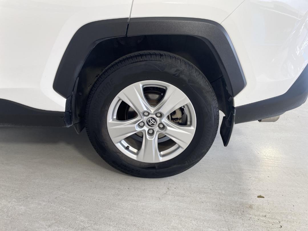 Photo '11' of Toyota Rav4