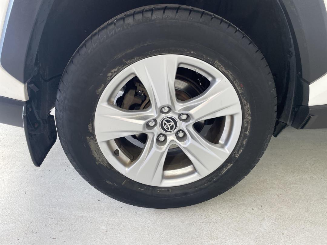 Photo '12' of Toyota Rav4