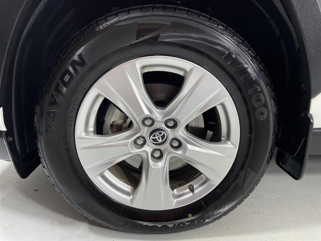 Photo '10' of Toyota Rav4