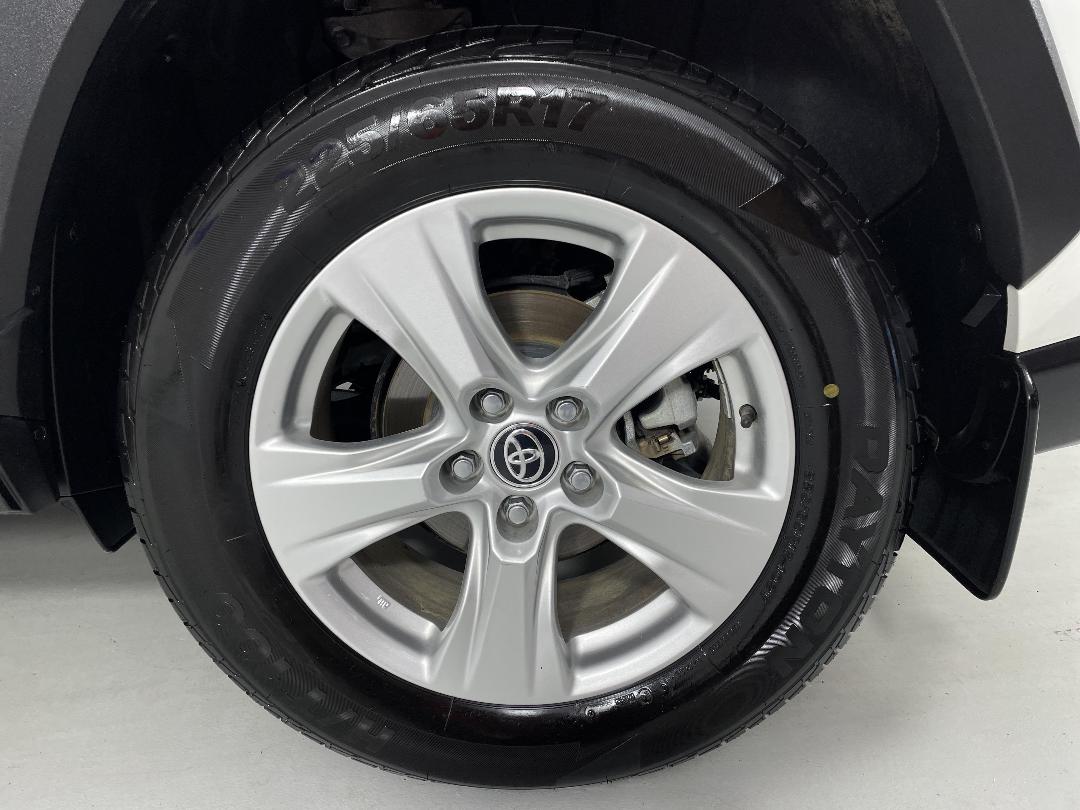 Photo '11' of Toyota Rav4