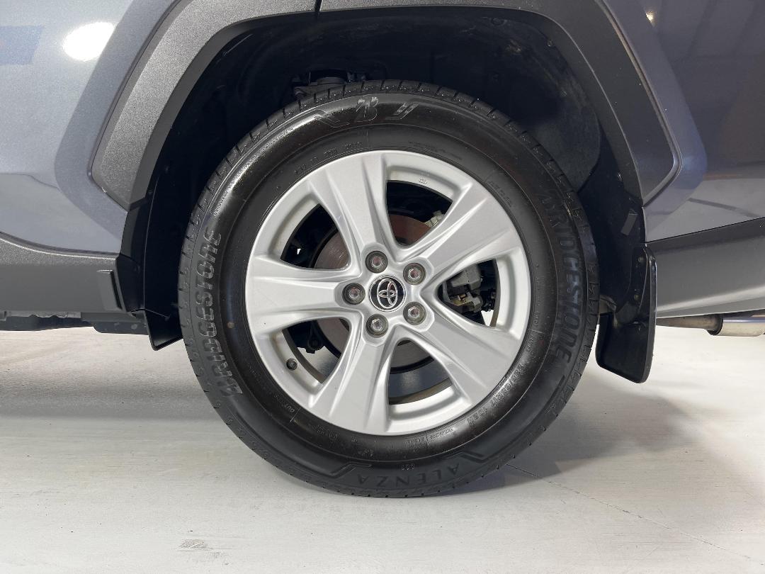 Photo '11' of Toyota Rav4