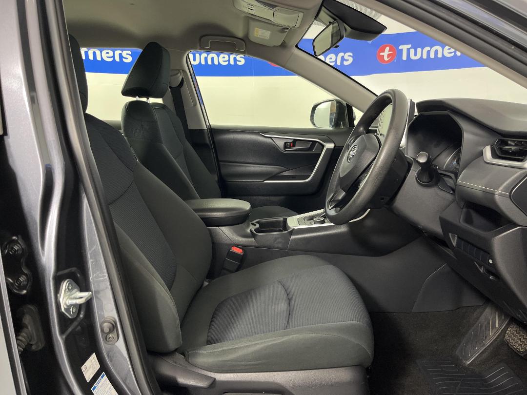 Photo '16' of Toyota Rav4