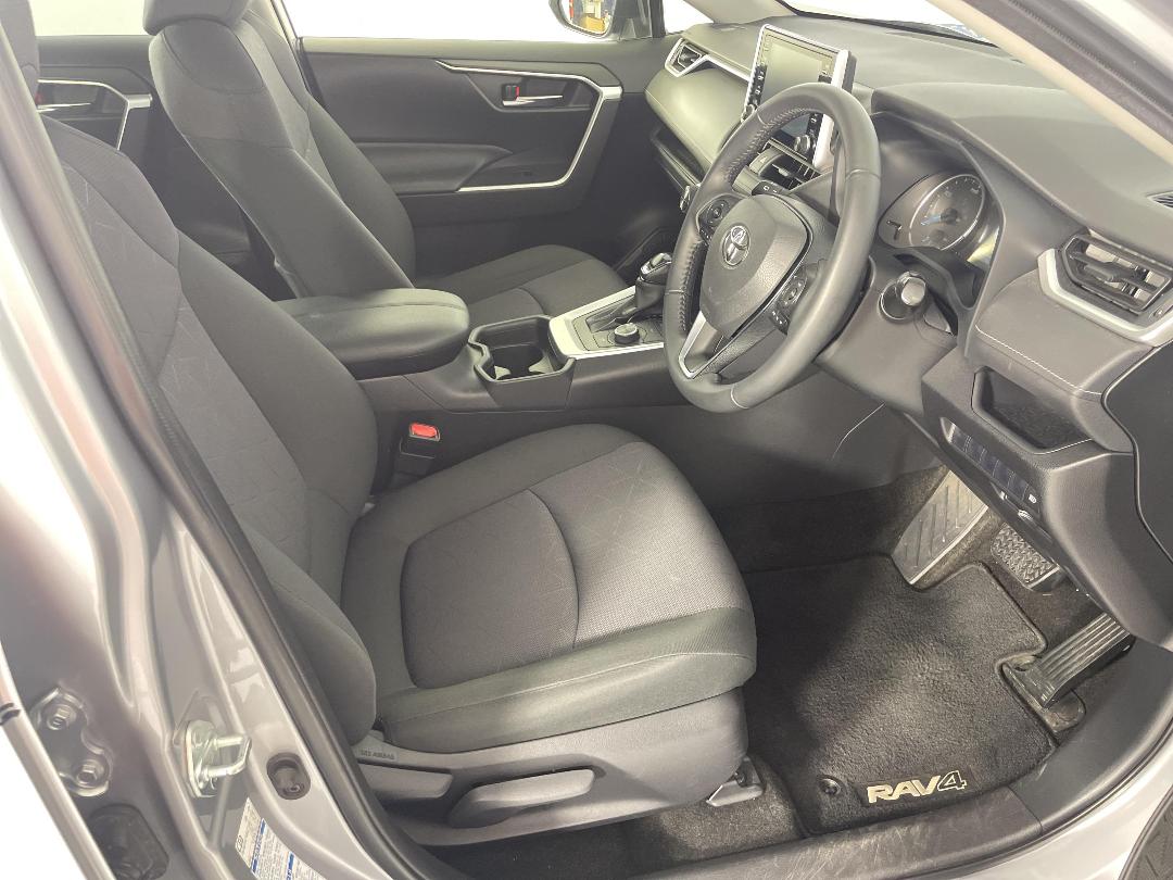 Photo '16' of Toyota Rav4