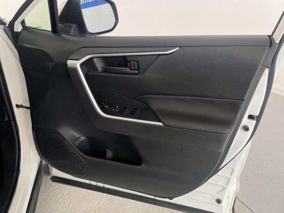 Photo '15' of Toyota Rav4 Photo '15' of Toyota Rav4