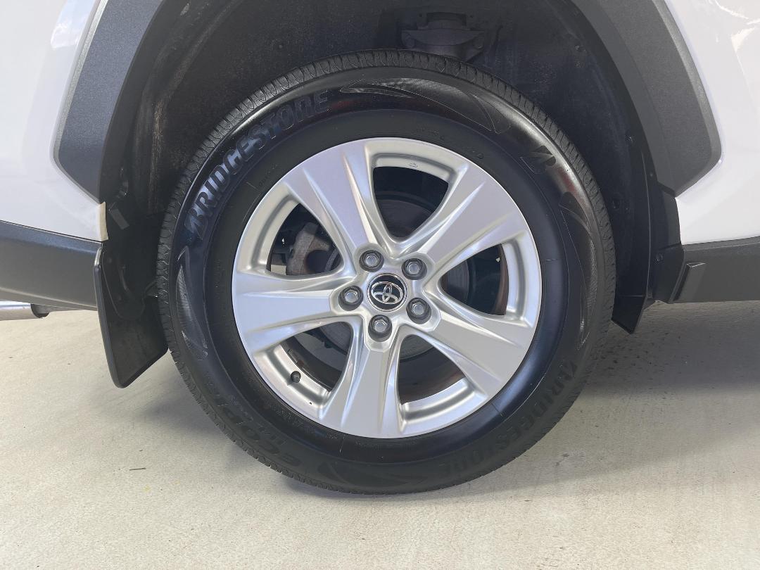 Photo '12' of Toyota Rav4