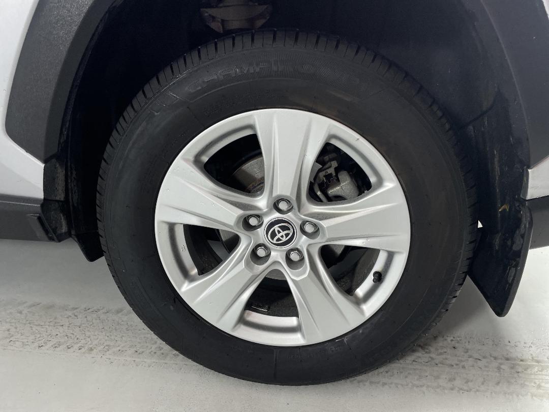 Photo '11' of Toyota Rav4