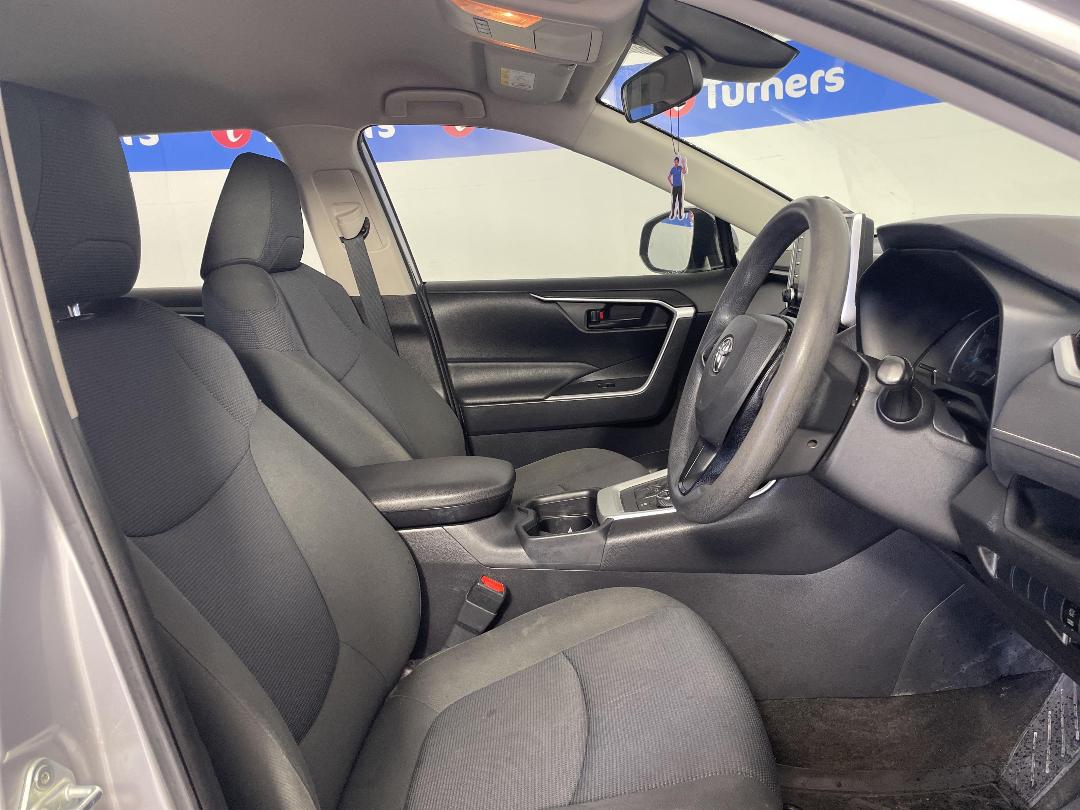 Photo '16' of Toyota Rav4