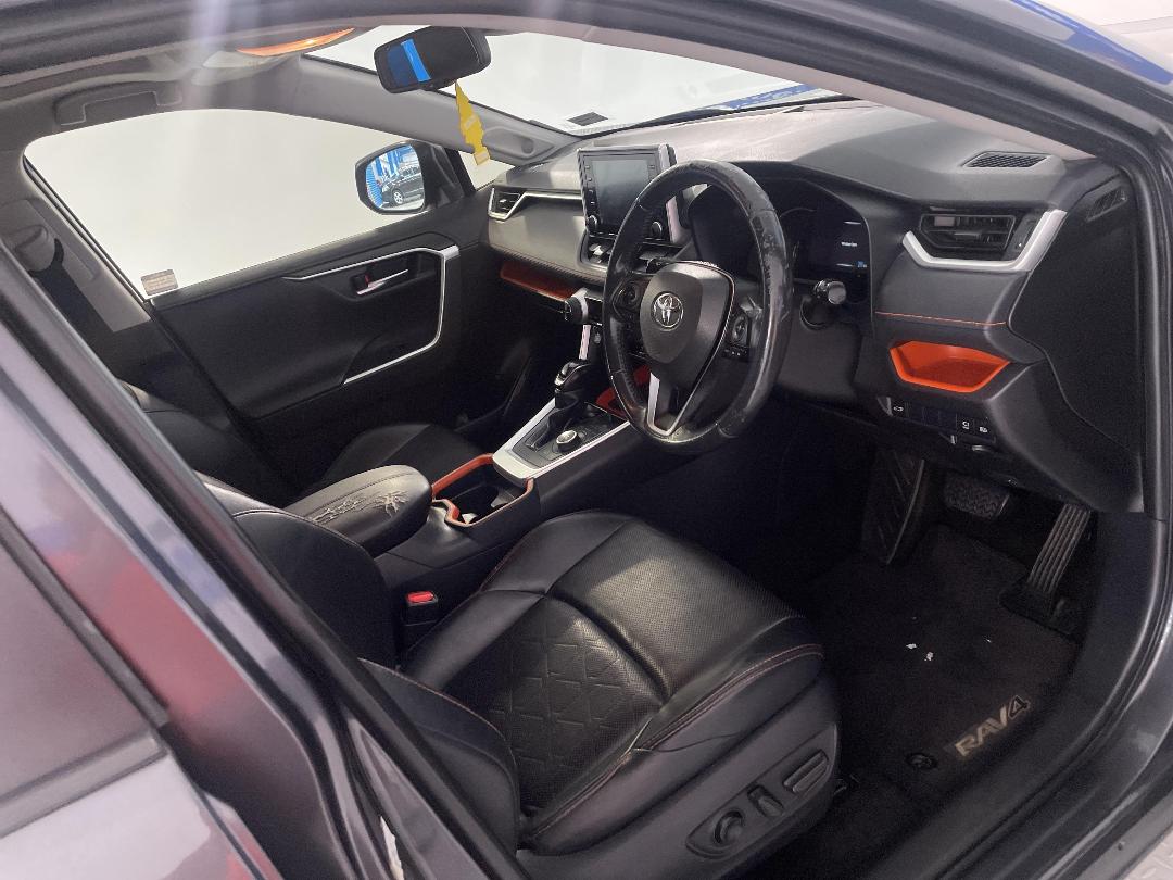 Photo '16' of Toyota Rav4