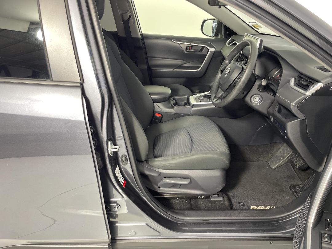 Photo '16' of Toyota Rav4