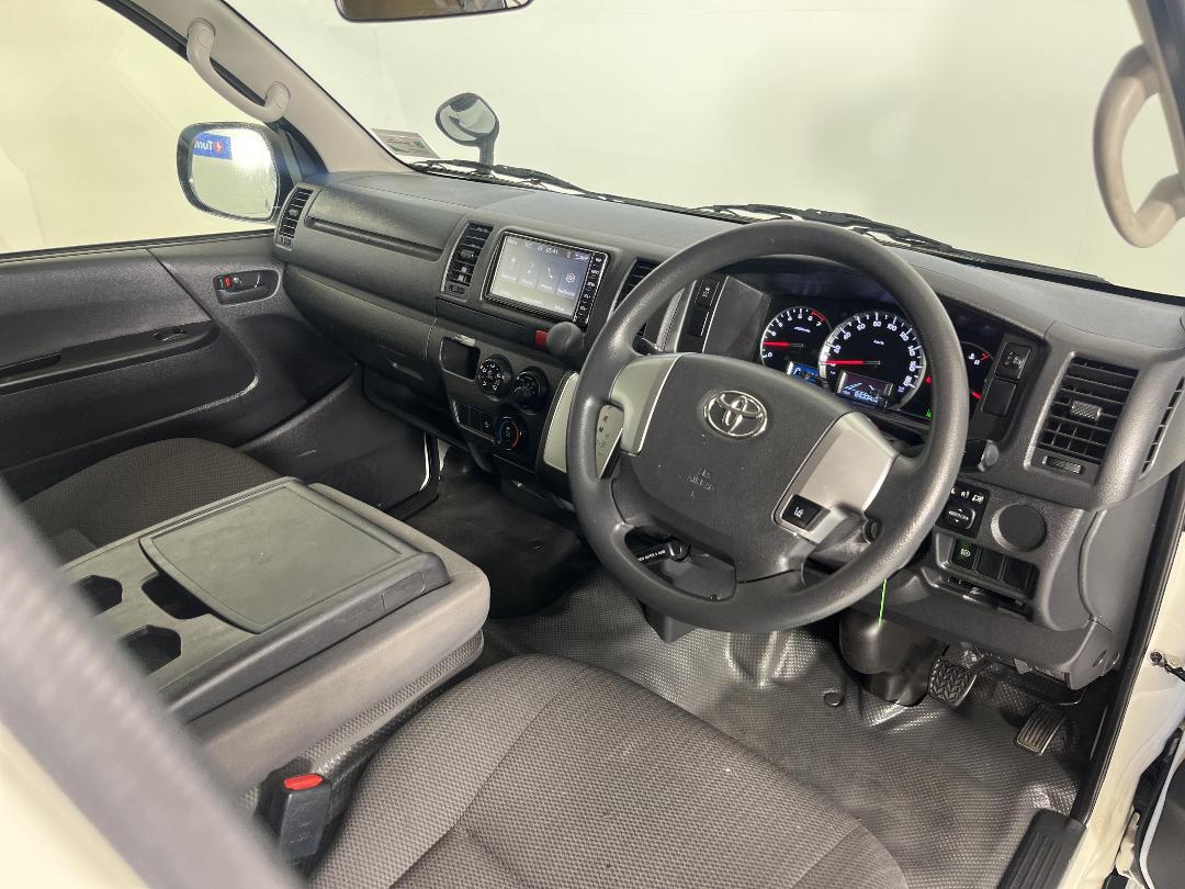 Photo '16' of Toyota Regius