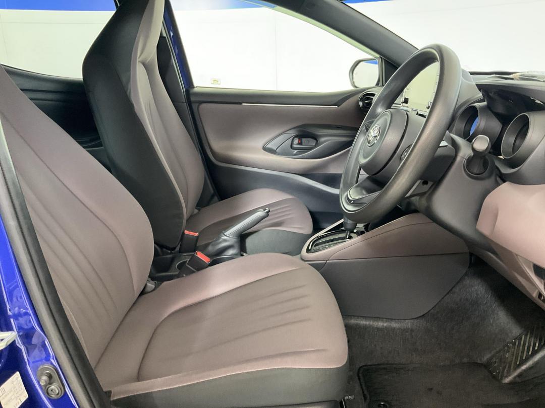 Photo '16' of Toyota Yaris