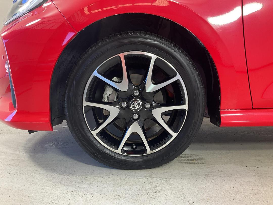 Photo '10' of Toyota Yaris