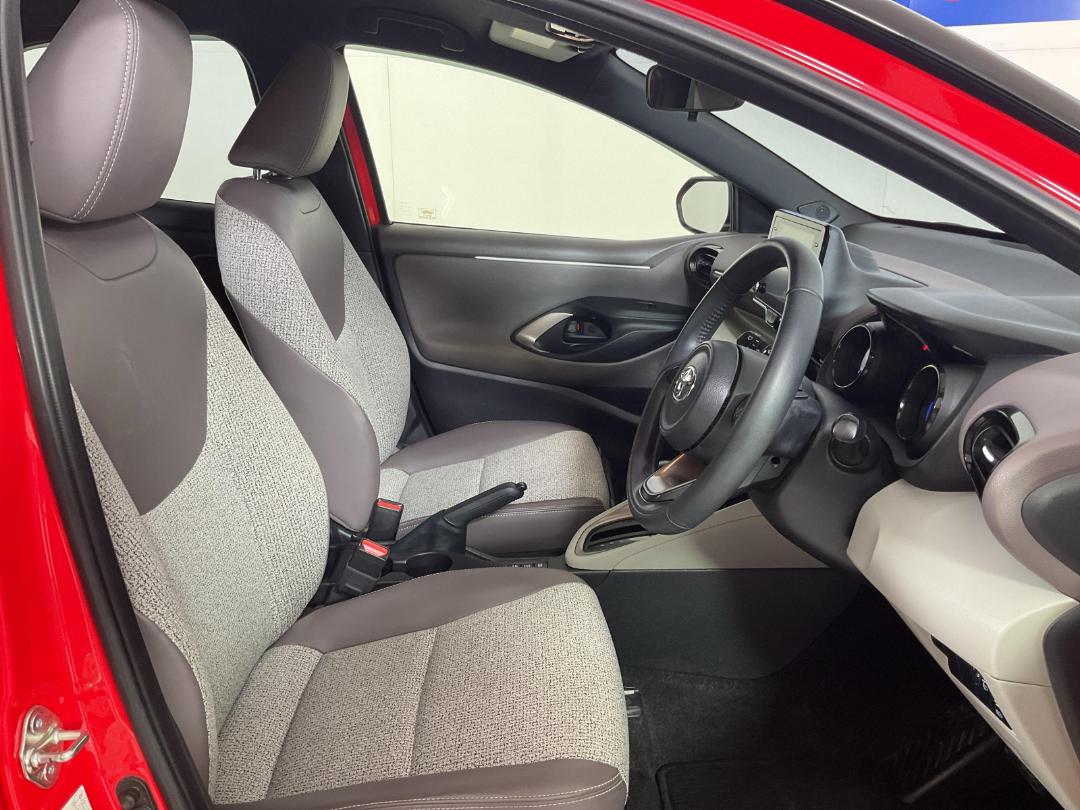 Photo '16' of Toyota Yaris