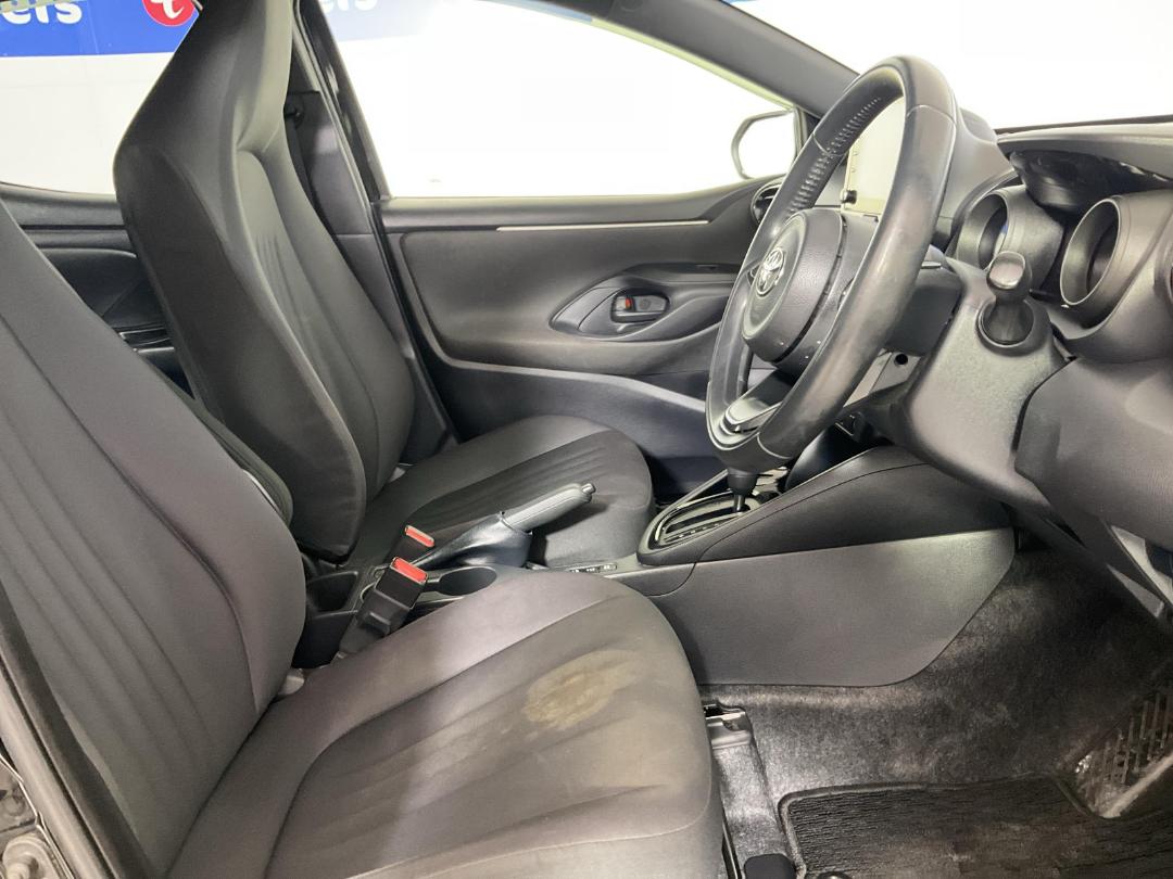 Photo '16' of Toyota Yaris Photo '16' of Toyota Yaris