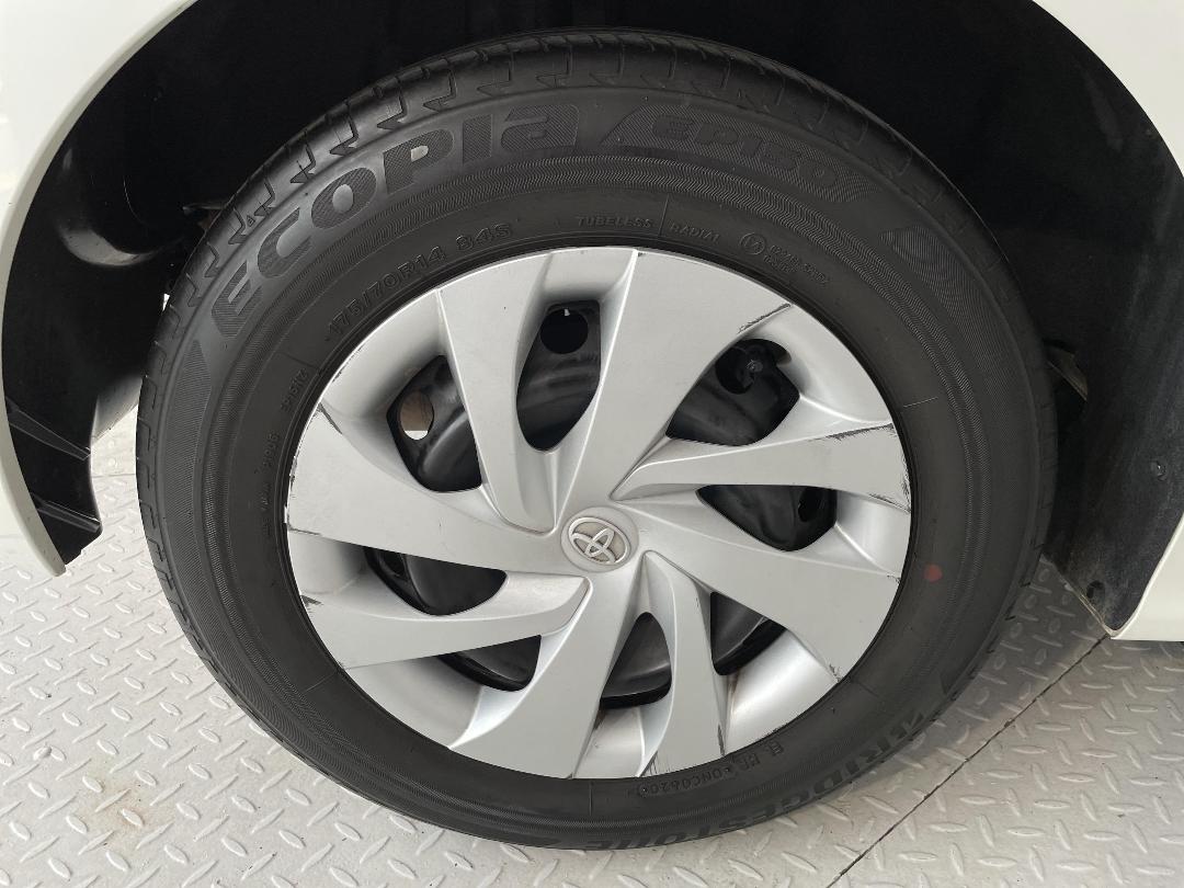 Photo '12' of Toyota Yaris