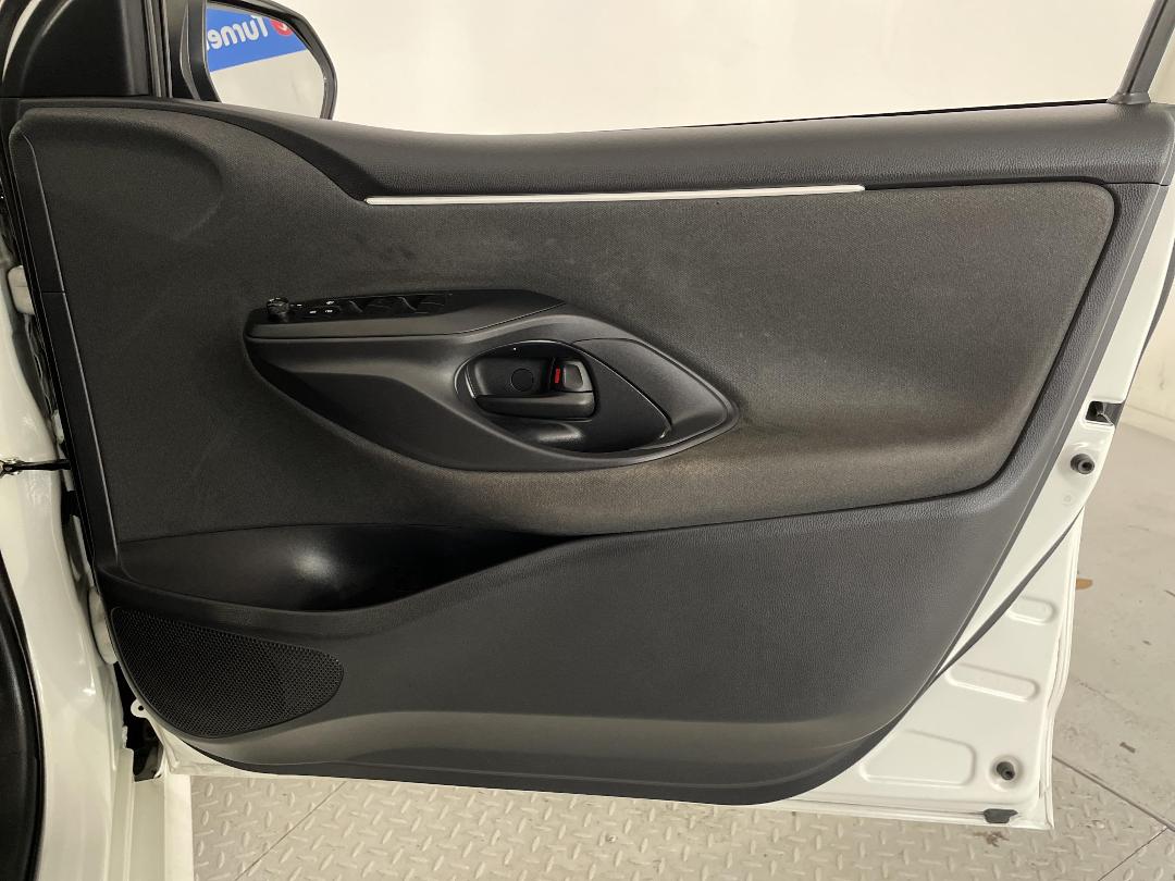 Photo '15' of Toyota Yaris