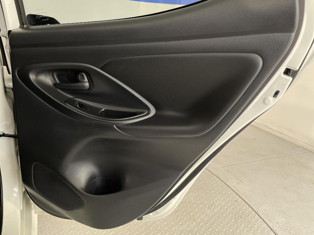 Photo '19' of Toyota Yaris