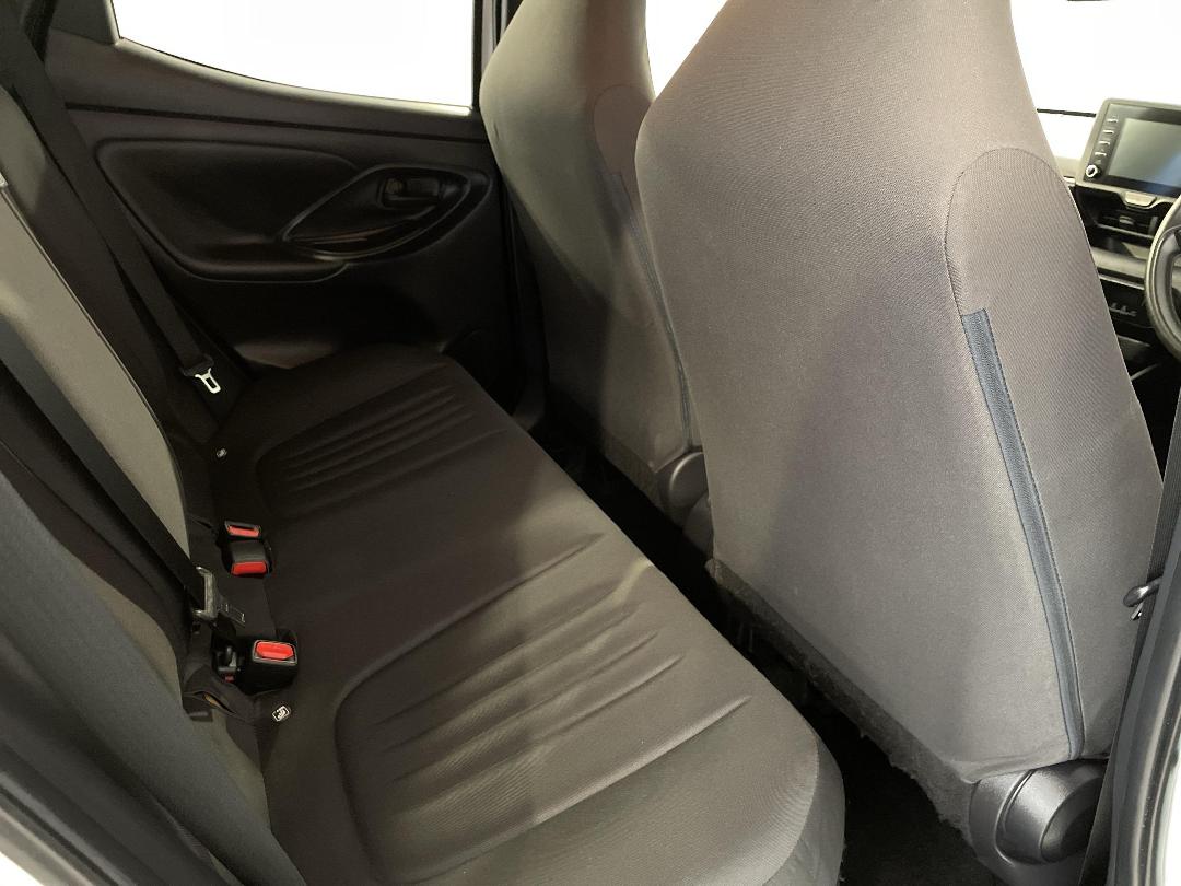 Photo '20' of Toyota Yaris