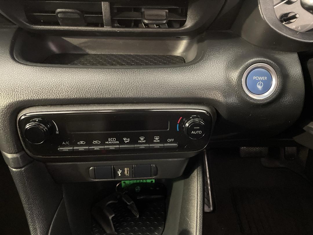 Photo '24' of Toyota Yaris