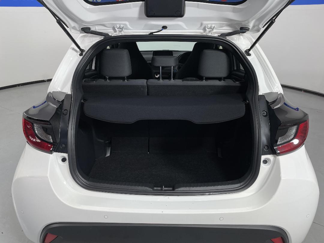 Photo '14' of Toyota Yaris