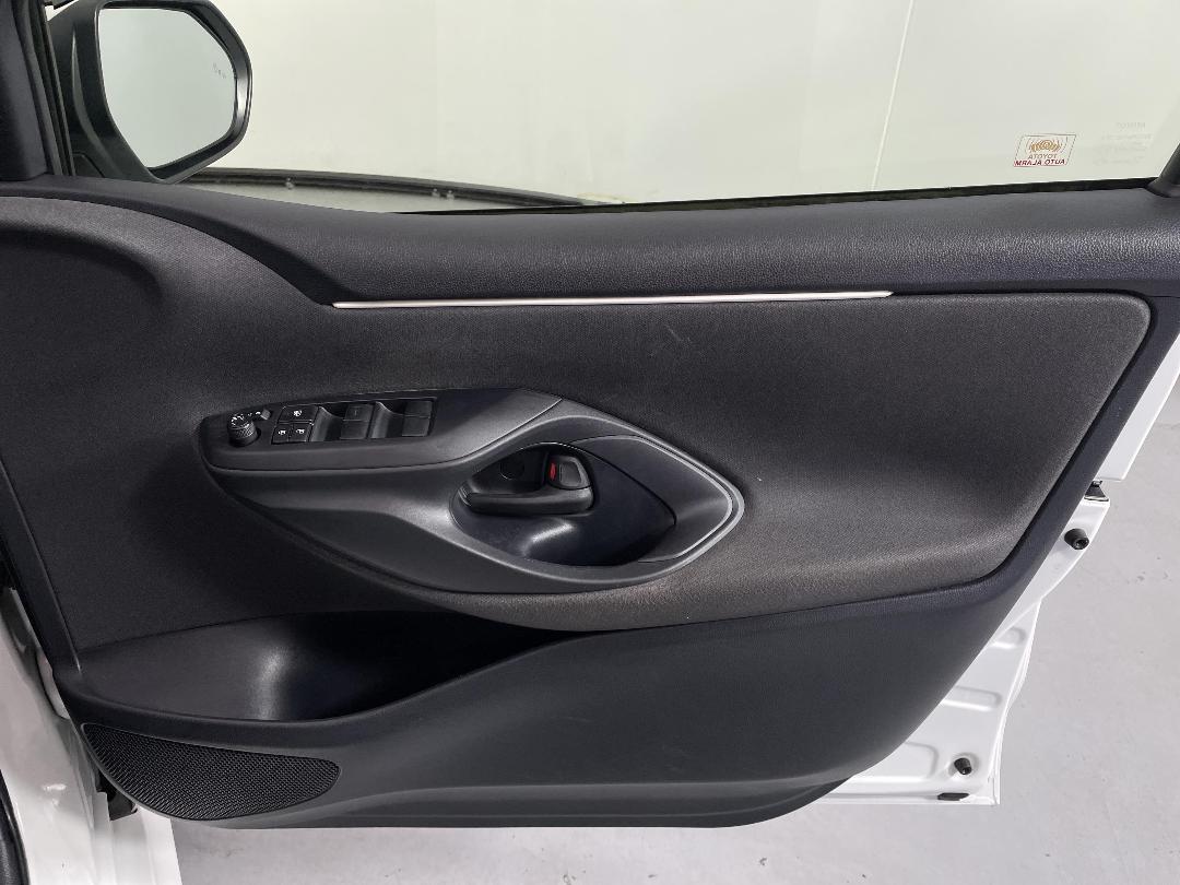 Photo '15' of Toyota Yaris