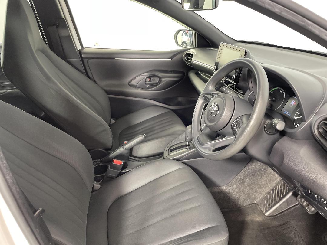 Photo '16' of Toyota Yaris