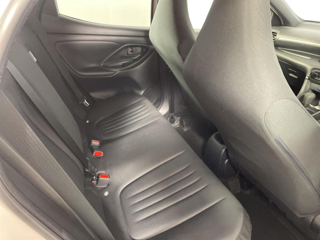 Photo '20' of Toyota Yaris