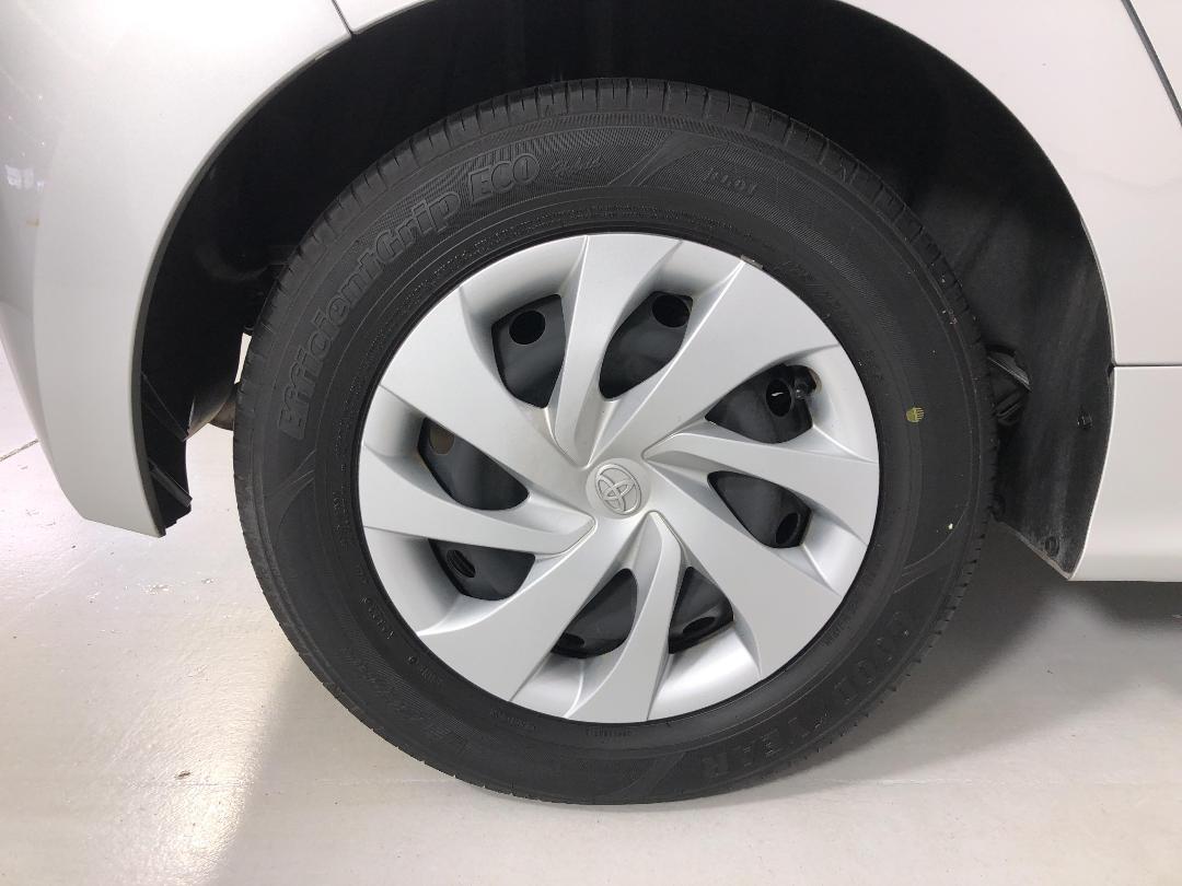 Photo '12' of Toyota Yaris