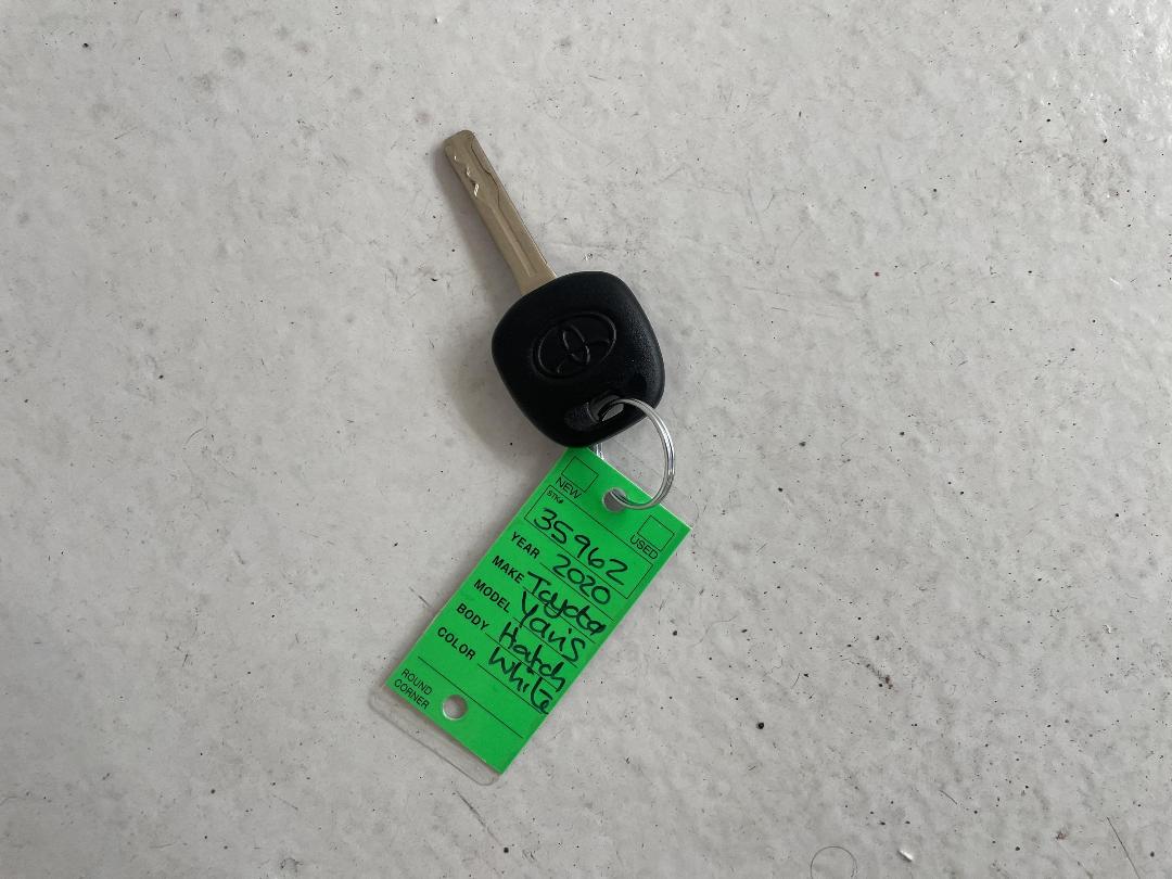 Photo '22' of Toyota Yaris