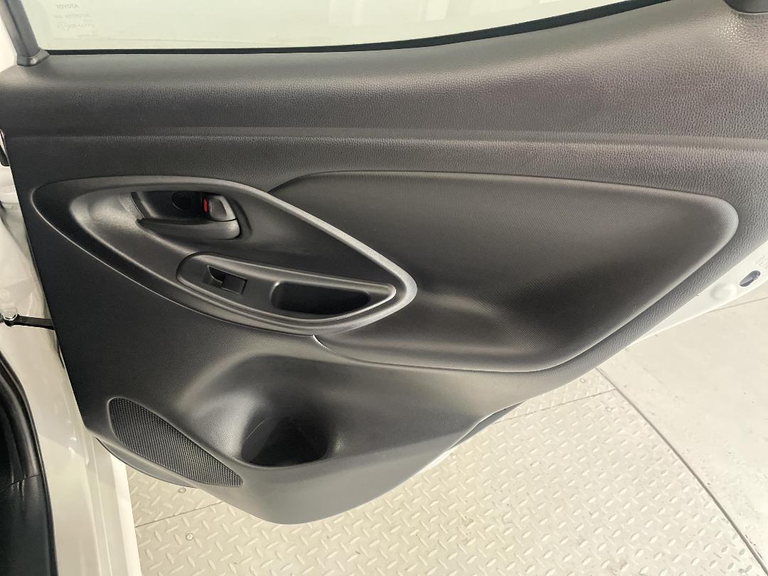 Photo '19' of Toyota Yaris