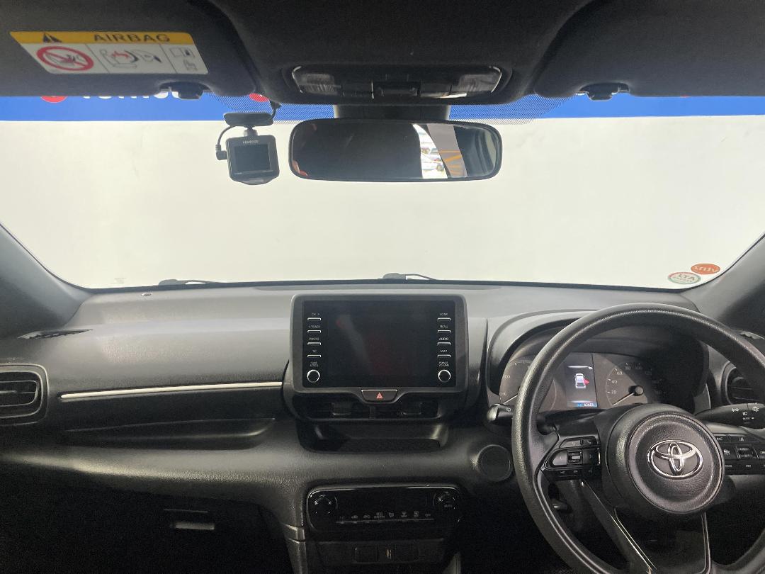 Photo '17' of Toyota Yaris