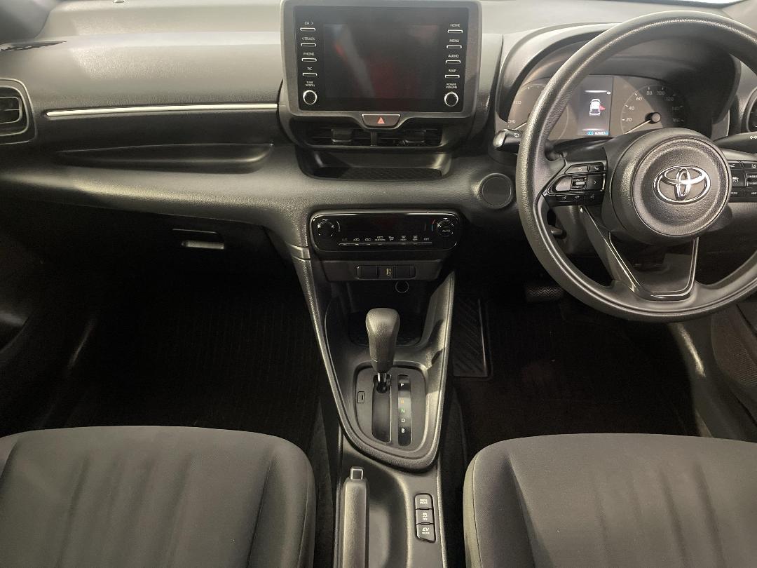 Photo '18' of Toyota Yaris