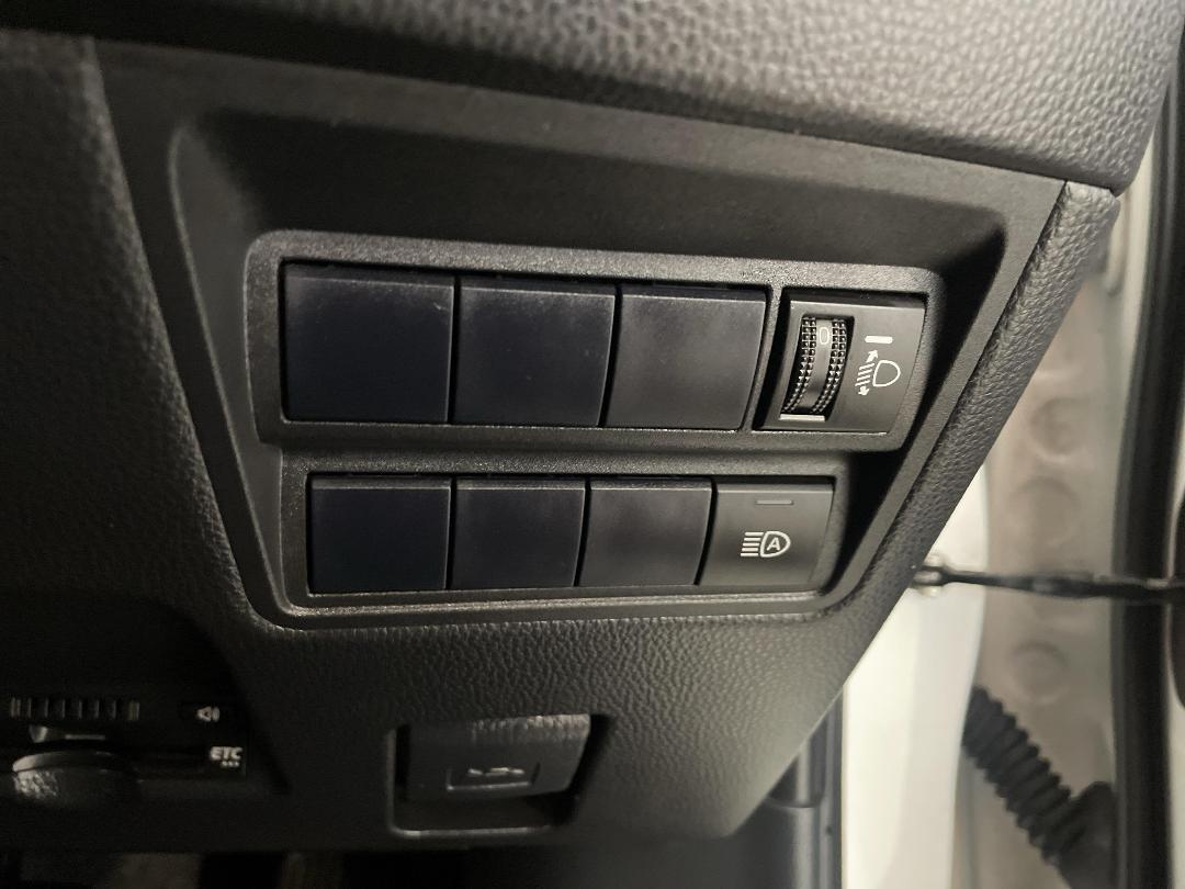 Photo '24' of Toyota Yaris